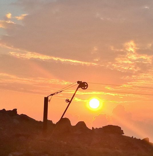 Sonnenaufgang am Fuße des Mont Viso
